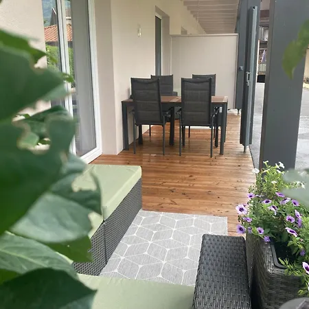 Alpenluxus Presents Design - Terrace & Car Park