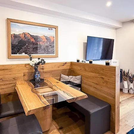 Alpenluxus Presents Design - Terrace & Car Park Apartment